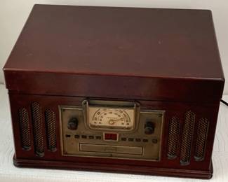 138 - Crosley Radio/CD/Record Player (Description): 10.25 x 16.75 x 12.25 Used as is electric/electronic/mechanical item. No guarantee all components, untested.