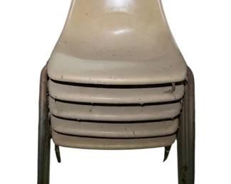 537 - 5 Vintage Hard Plastic Stackable Chairs (Description): 33 x 19 x 19