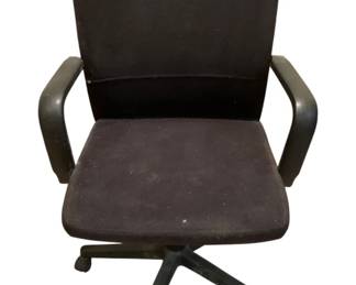 340 - Office Chair w/ Arms - 42.5 x 27 x 21