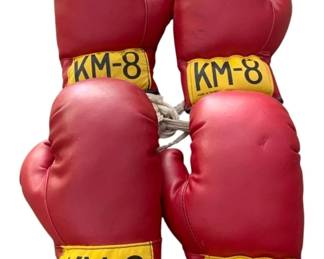 750 - 2 Pairs of KM-8 Boxing Gloves - size Med/Large