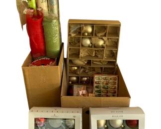 940 - Assorted Holiday Items