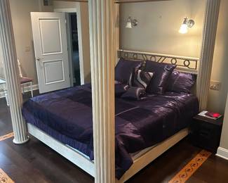 Henredon tower king bed
