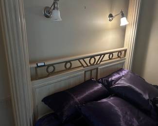 Henredon tower king bed