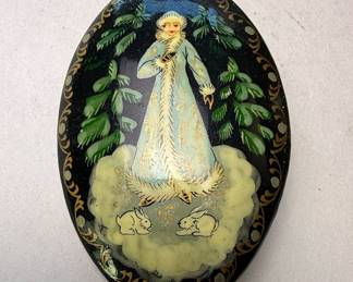 Russian Lacquer Brooch - "Snow Maiden" Style