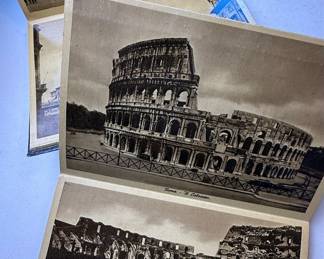 Roma 32 Vedute Souvenir Postcard Folders, Parts I & II