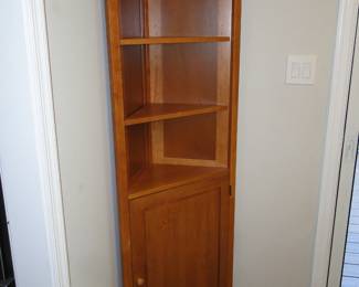 Corner Cabinet 70x23"