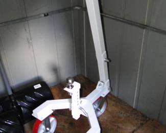 Dolly for pulling a camper