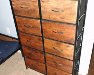 Cloth Dresser