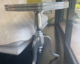 SiverRoundSideTable