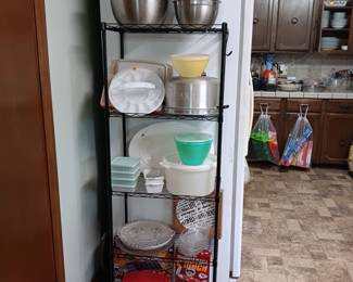 Stainless Bowls & Tupperware & Mahomes