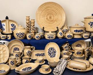 Vintage Pfaltzgraff Folk Art Stoneware