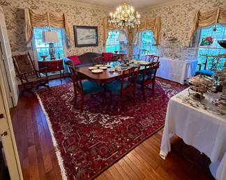 The dining room accessible via the sunroom