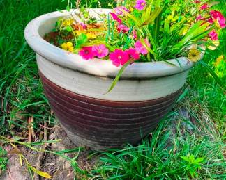 Clay flower pots