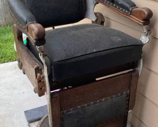 1920s Louis Hanson Barber Chair needs work