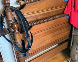 Twin beds with spindle detailing