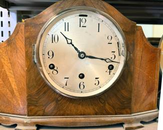 Mantle clock