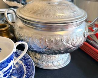 Aluminum soup tureen