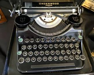 Underwood Champion typewriter with case