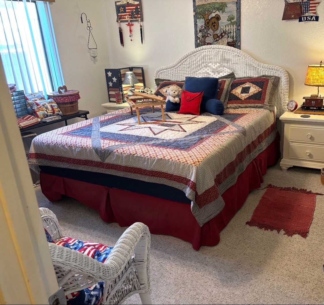 This item (Bed & Nightstands only) is available for PRESALE. Please text photo to 760-668-0554 to purchase. We accept Zelle