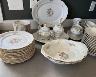 Fine Haviland fine China dinnerware. Mint condition 