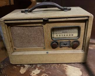 Antique radios (10 different kinds)