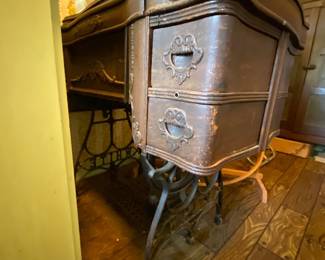 antique sewing machines, sewing machine cabinets