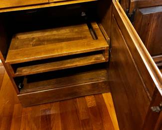 #83 Ethan Allen Desk w/pull-out keyboard and 1 drawer and 1 door w/pull-out CPU Unit - 48x18.5x30T $125.00