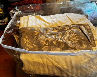 #235 King Comforter Set in Bag (missing two pillowcases) $45.00