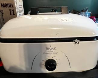 #253 Rival 18 quart Roaster oven - untested $25.00