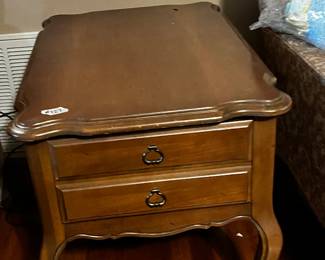 #127 Bassett Wod End Table w/1 Drawer - Sold as a pair of 2 - 21x30x22 $150.00