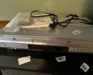 #225 Sony DVD/VHS Player - SLV/D271P $40.00