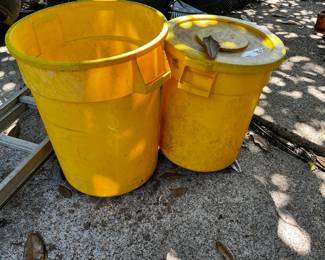 #80 Set of 2 Yellow Plastic Trash Cans - 1 lid - 1 big 32 gallon and 1 small - 20 gallon $35.00