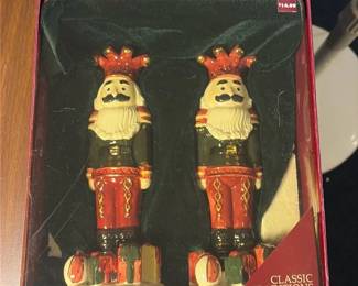 Classic Traditions Nutcracker Set