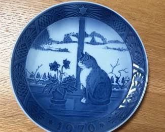 Royal Copenhagen 1970 Christmas Plate