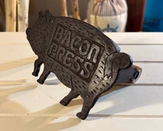 Bacon Press Cast Iron Pig