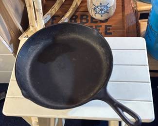 10 1/4” Cast iron Skillet #8