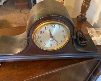 Mantel clock