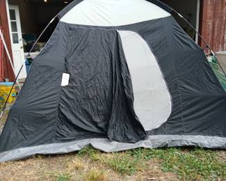 Large Coleman 4 man  tent 