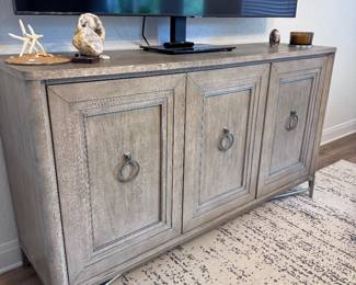Console/buffet cabinet