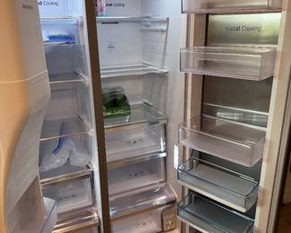 Refridgerator