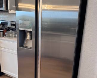 Refridgerator