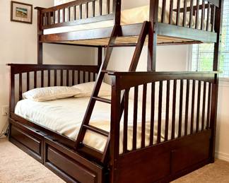$400 full & twin bunk bed