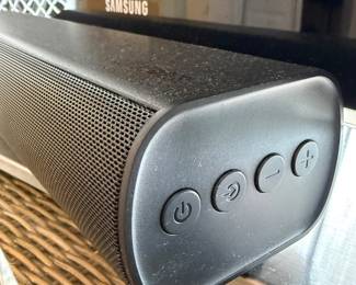 TV soundbar included