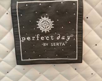 $250 Queen Serta mattress