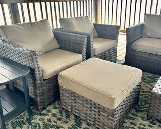 Arm chairs included in patio set $780