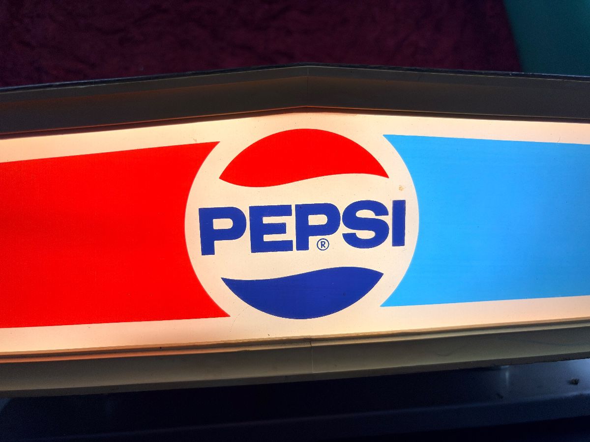 1960s Pepsi fountain drink display