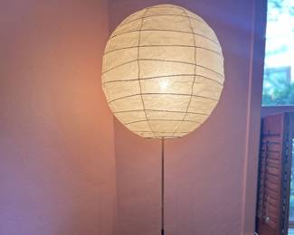 Noguchi Akari floor lamp with original shade