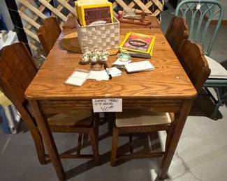great antique small table and cool chairs