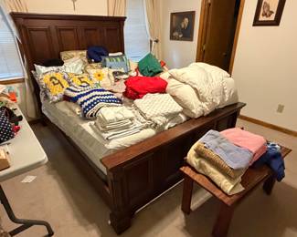 great bed, bench, linens and bath towels