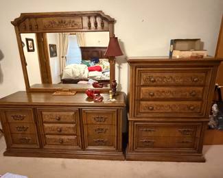 bedroom set, well made!